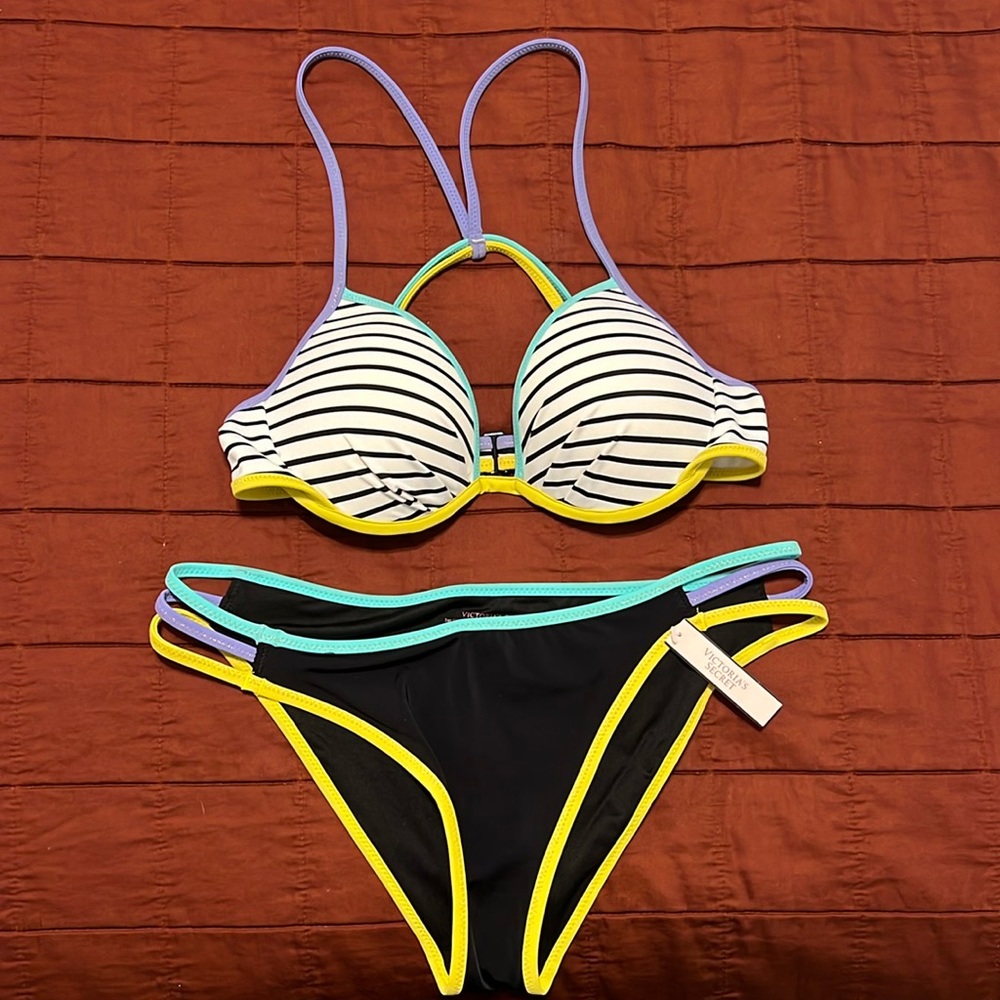 NWT Victorias Secret bikini. 32C/Medium